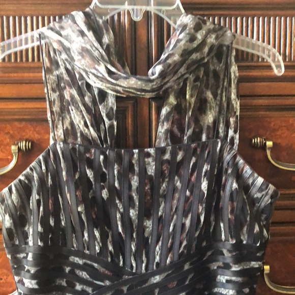 Great party dress with separate shawl. - Picture 3 of 10